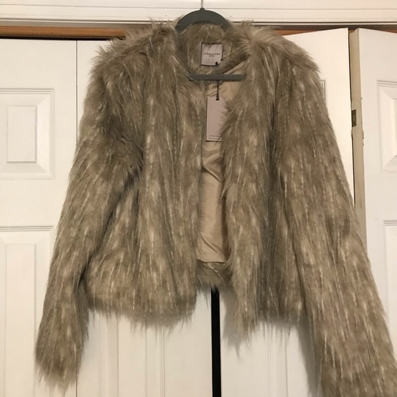 NWT Urbancode faux feather crop jacket - Picture 2 of 6